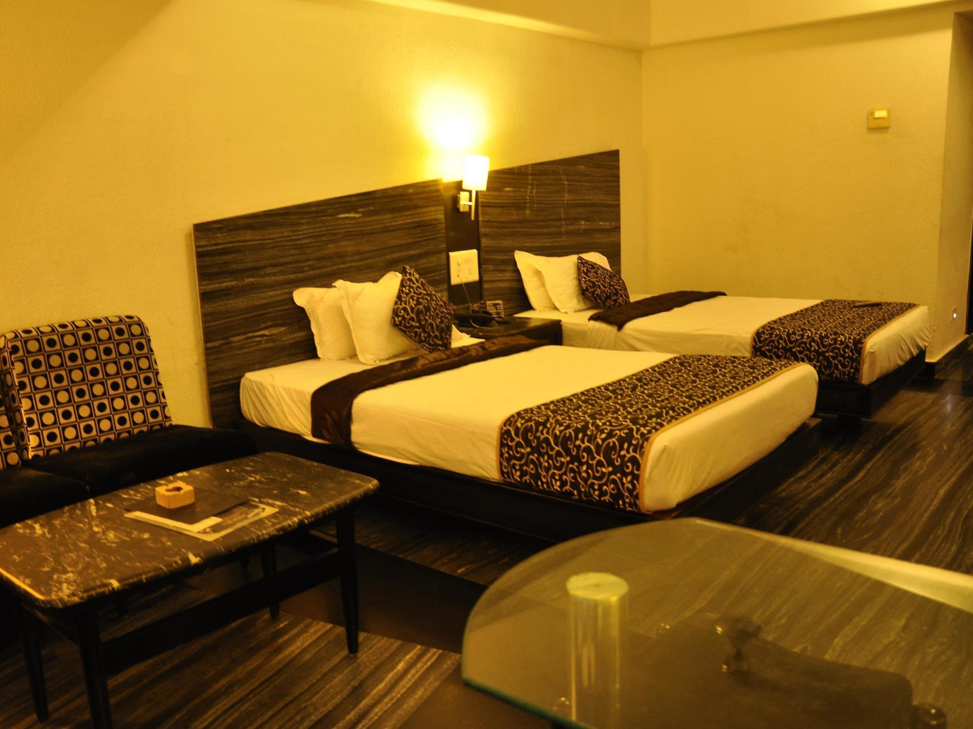 Hotel Manorama Vijayawāda Exterior foto