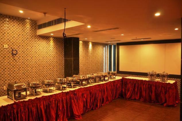 Hotel Manorama Vijayawāda Exterior foto